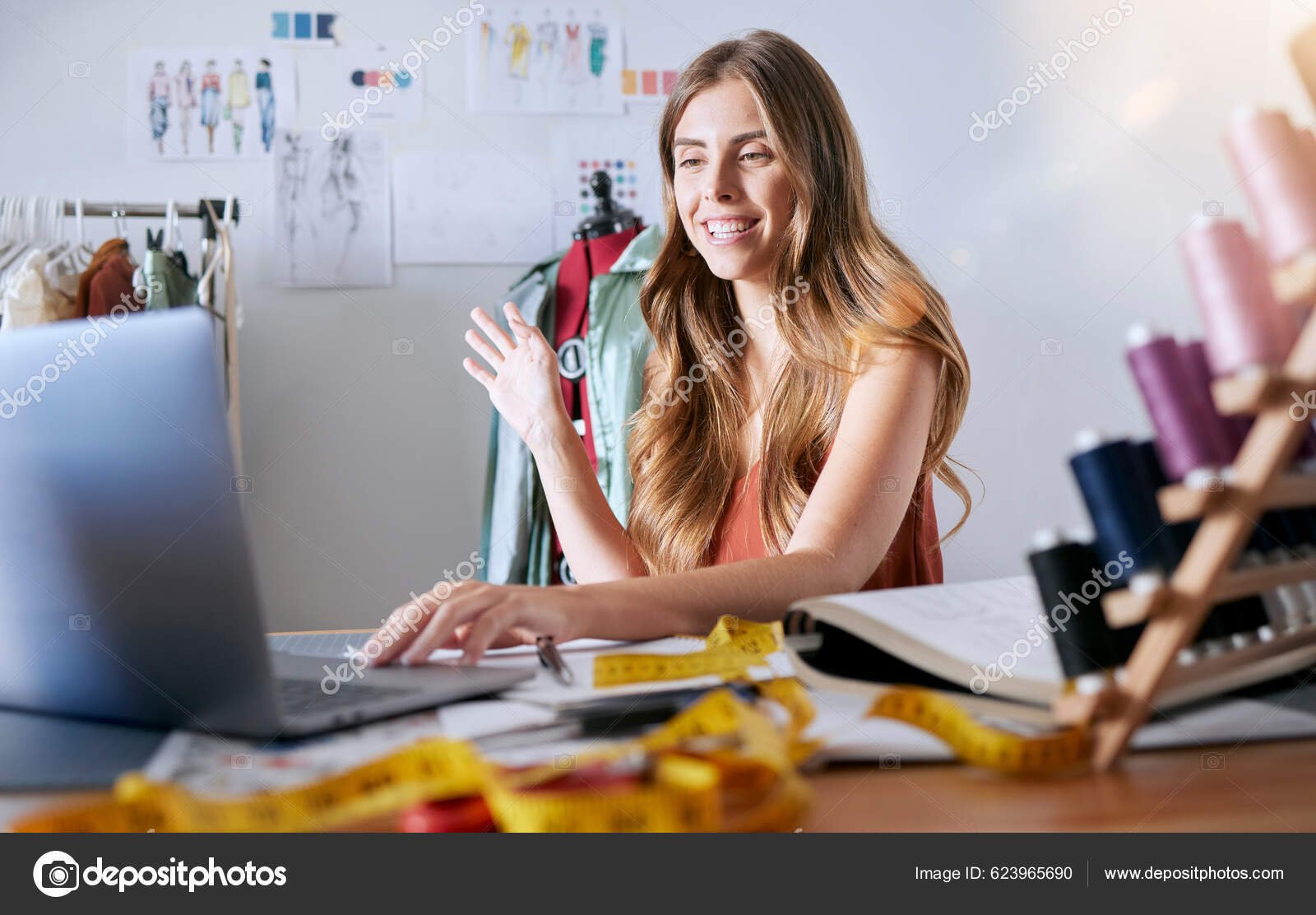 depositphotos_623965690-stock-photo-woman-laptop-fashion-video-call
