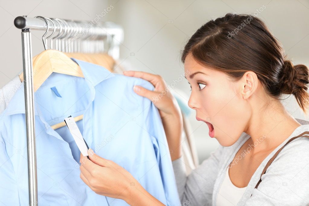 depositphotos_21564389-stock-photo-shopping-woman-shocked