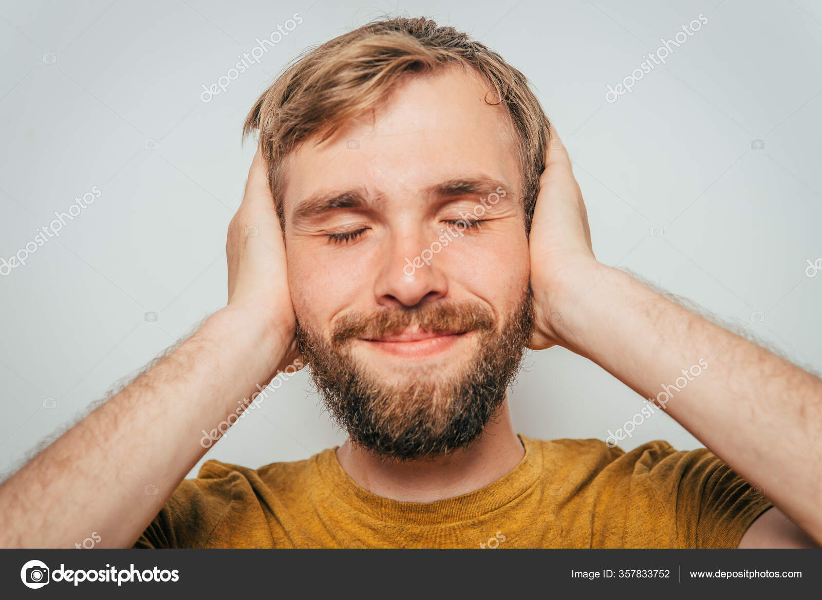 depositphotos_357833752-stock-photo-close-ears-man-studio-background